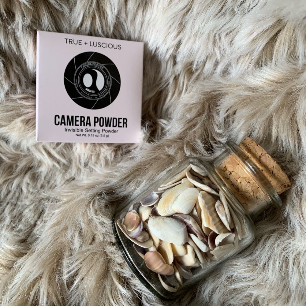 True + Luscious Camera Powder Setting Powder - Picture 2 of 4